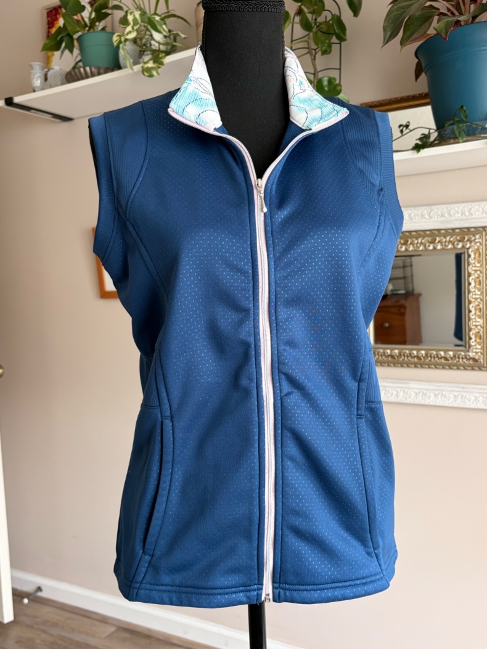 Pebble Beach Performance Golf Vest Women's‎ M Navy Blue Zip Paisley Contrast
